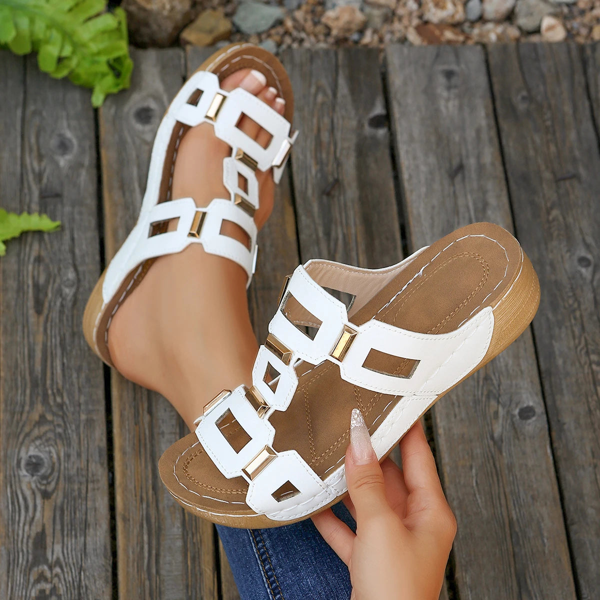 Tendance femmes pantoufles nouveau 2025 sandales à talons compensés mode à semelles épaisses chaussures de grande taille pour femmes bout ouvert pantoufles décontractées diapositives femmes