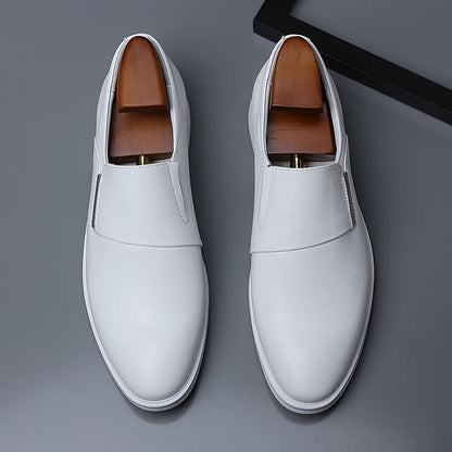 Nouveauté mode britannique hommes blanc noir sans lacet robe affaires chaussures décontractées mocassins mâle robe de mariée chaussures de retour