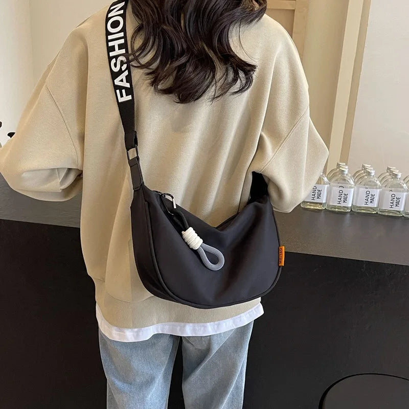 2024 nouvelle mode sac à bandoulière Simple large bandoulière conception unique sac à bandoulière Style Original trajet boulette femmes sac