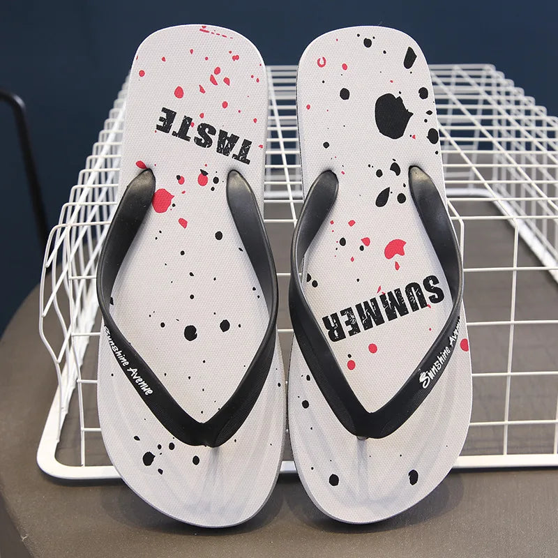 Nouveaux tongs antidérapantes pour hommes, sandales de plage tendance pour couples, motifs uniques, diapositives d'été unisexes durables pour l'extérieur, pour vêtements décontractés