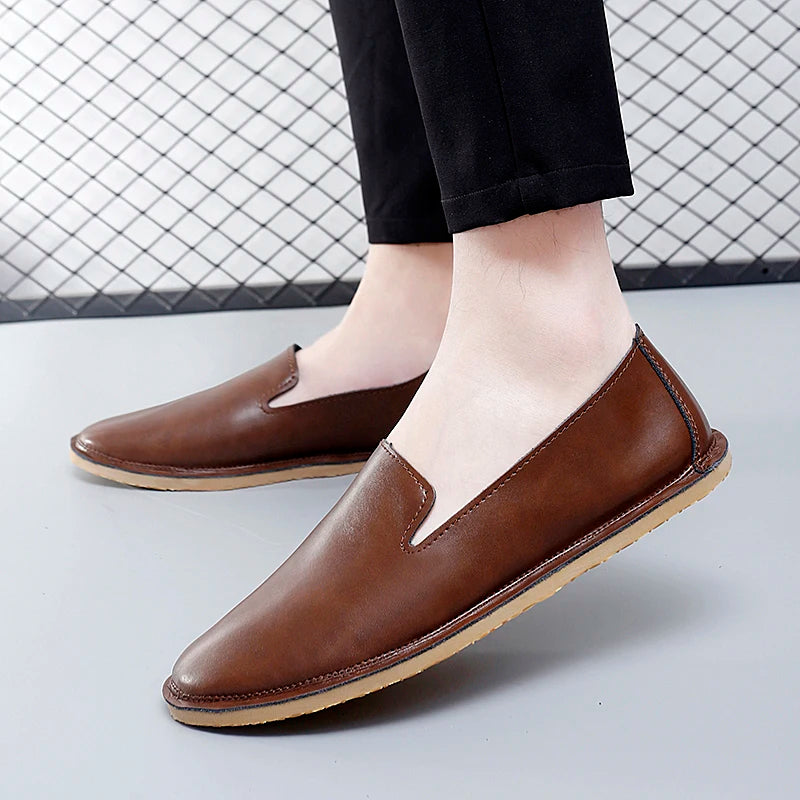 Chaussures à enfiler en cuir faites à la main, mocassins décontractés et souples pour hommes, mocassins simples et confortables, chaussures de bateau respirantes, chaussures plates d'affaires à la mode