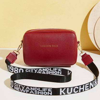 Yogodlns mode petit sac carré pour femmes en cuir PU sac à bandoulière lettre sangle sac à bandoulière sac à main tendance Bolsa