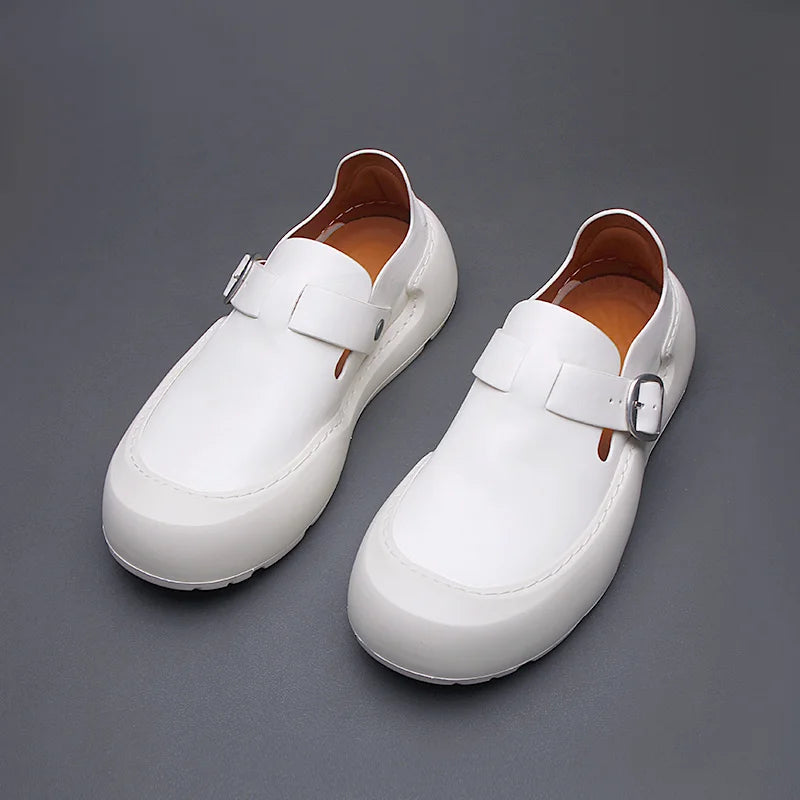 Été 2025 nouveaux mocassins en cuir respirants pour hommes semelles souples semelles épaisses confortables chaussures en cuir pour hommes à la mode et décontractées