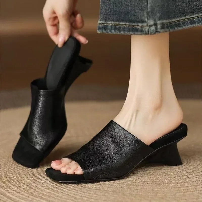 Tongs rétro 2025 été nouveau Muller Wear sandales à talons chaton épais à semelles souples à enfiler