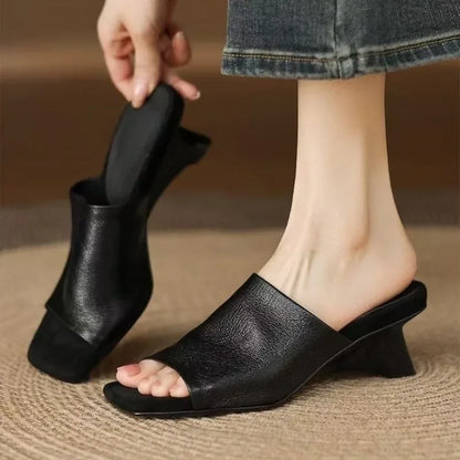 Tongs rétro 2025 été nouveau Muller Wear sandales à talons chaton épais à semelles souples à enfiler