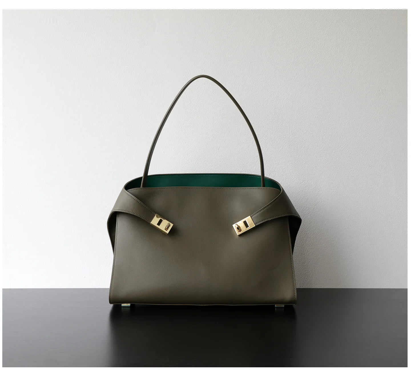 Niche léger luxe haut de gamme en cuir grande capacité première couche peau de vache sac à main pour femme sac fourre-tout banlieue loisirs polyvalent