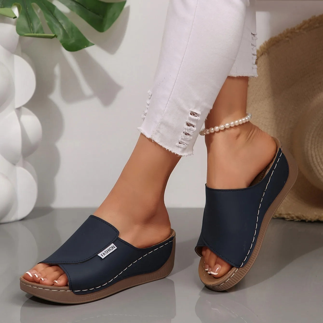 Femmes chaussons compensés été 2025 nouvelle mode pantoufles bout ouvert respirant sandales confortable boucle femme chaussures diapositives femmes