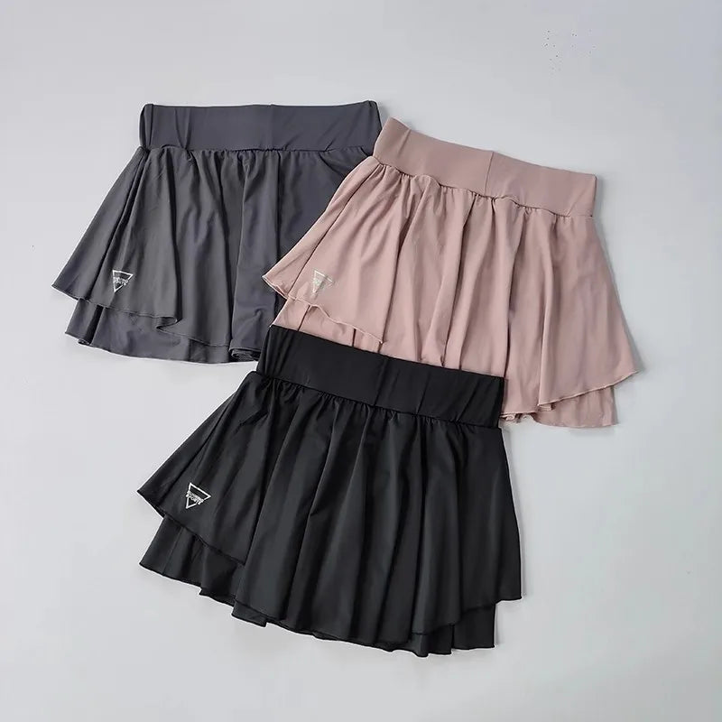 Jupe courte de sport pour femmes, fausse demi-jupe de course deux pièces, séchage rapide, blocage des hanches, anti-éblouissement, tennis respirant