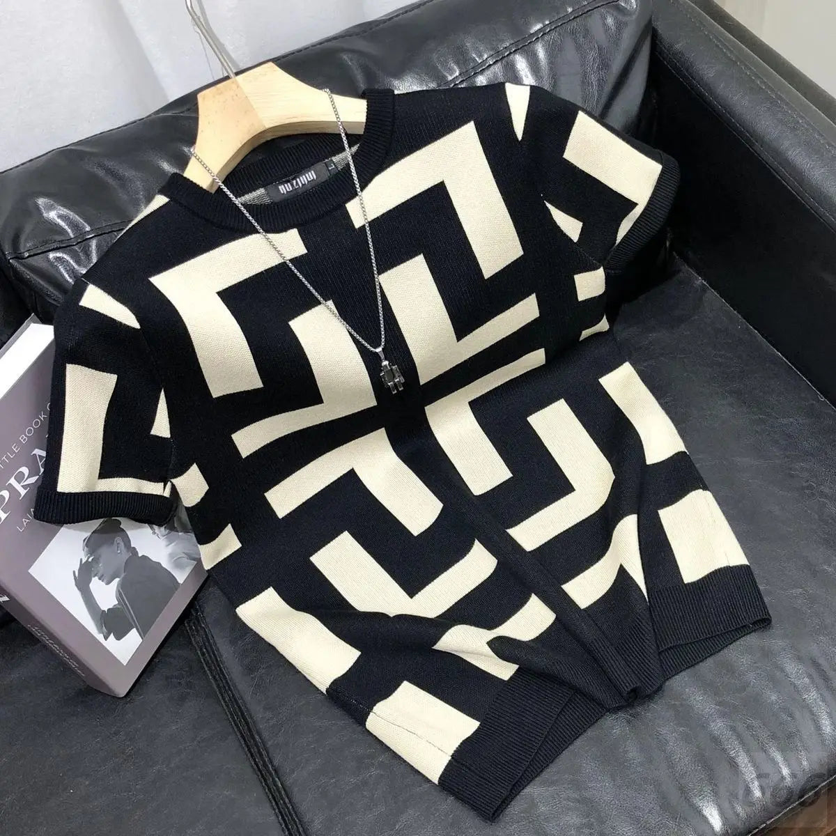 T-shirt à manches courtes Ice Inj, col rond, conception haut de gamme, fouet, imprimé géométrique, loisirs simples, mode estivale, nouveau, 2024