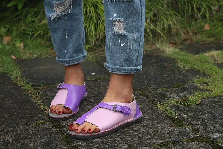 Femmes sandales chaussures d'été pour femmes rétro en cuir PU Peep Toe femmes pantoufle 2025 nouvelle plage boucle sangle plat Sandalias De Mujer