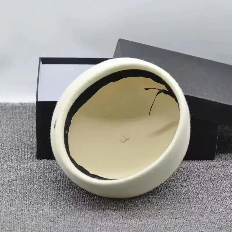 Classique dames béret chapeau fantaisie laine feutre chapeau plus chaud hiver chapeau casquette blanc noir femmes Fedora chapeau fascinateur pilulier chapeau formel