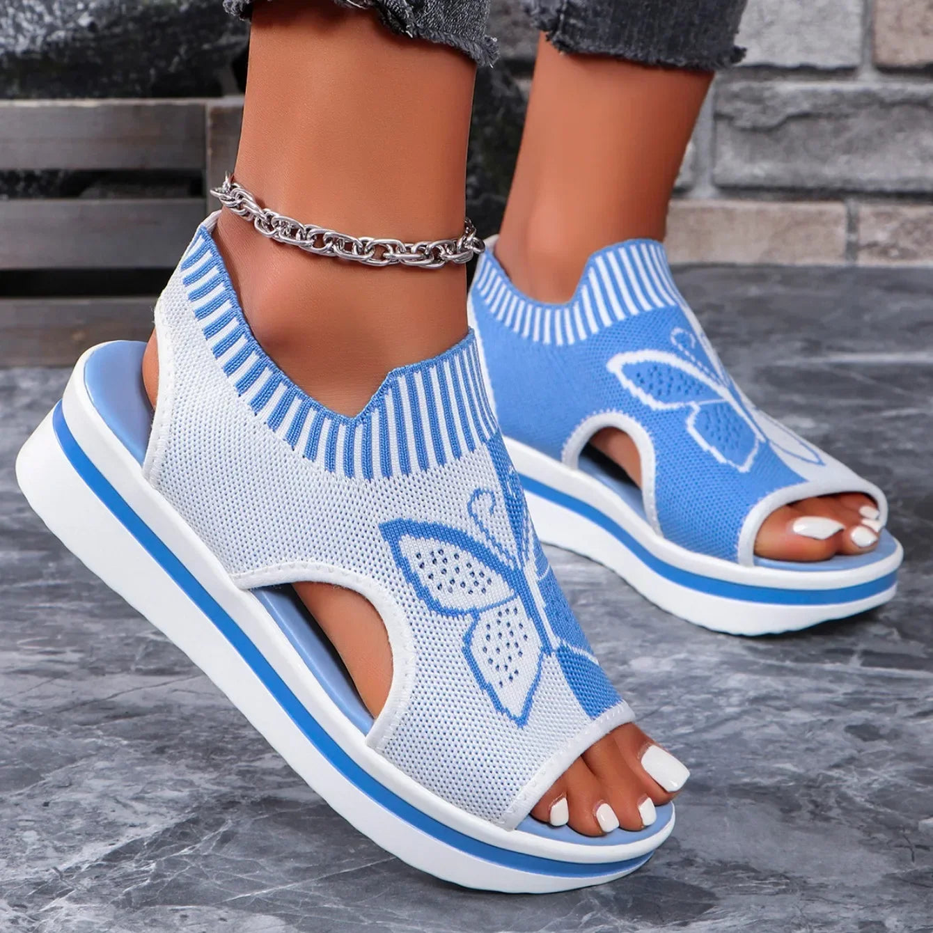 2024 été nouvelles femmes sandales bout rond plate-forme semelle maille unique femmes chaussures décontracté mode bleu papillon grande taille sandales