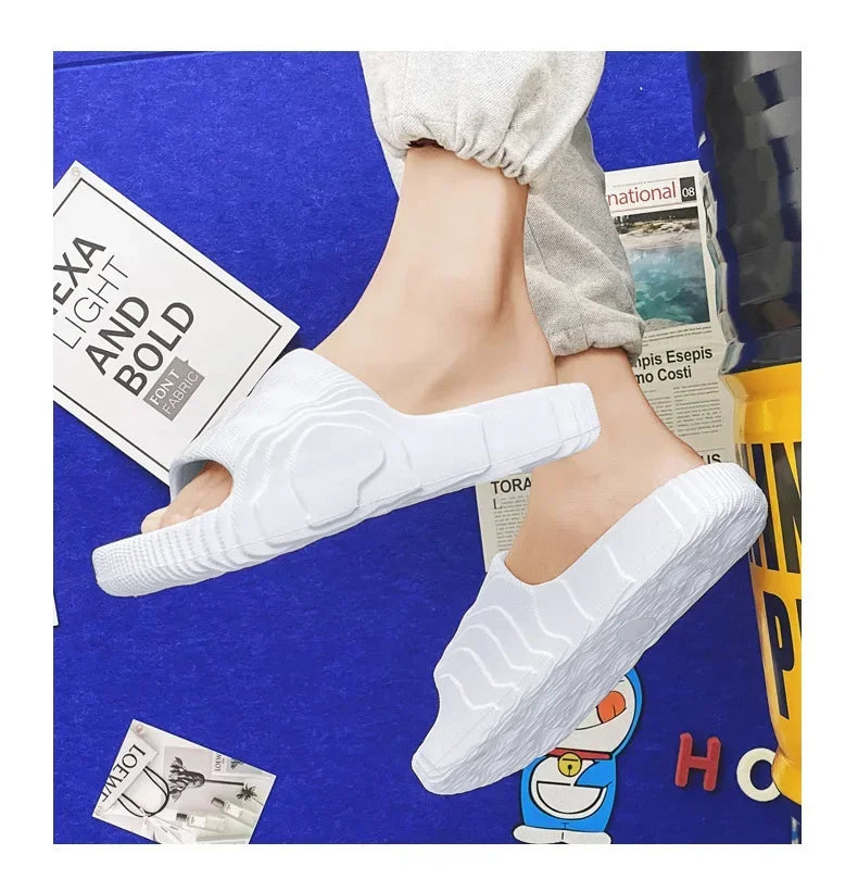 Pantoufles d'été de grande taille pour hommes, pantoufles de Style coréen à la mode avec semelle épaisse, pantoufles de Couple polyvalentes en PVC, nouvelle collection