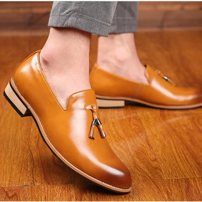 Chaussures en cuir pour hommes de luxe bureau hommes Oxfords formels pointu Oxford mariage en cuir hommes chaussures habillées mocassins à franges chaussures sociales
