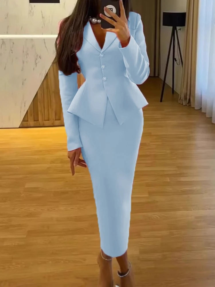 Ensemble 2 pièces pour femmes, blazer péplum rose, jupe ajustée avec détails de boutons, parfait pour les réunions de bureau ou les événements d'affaires