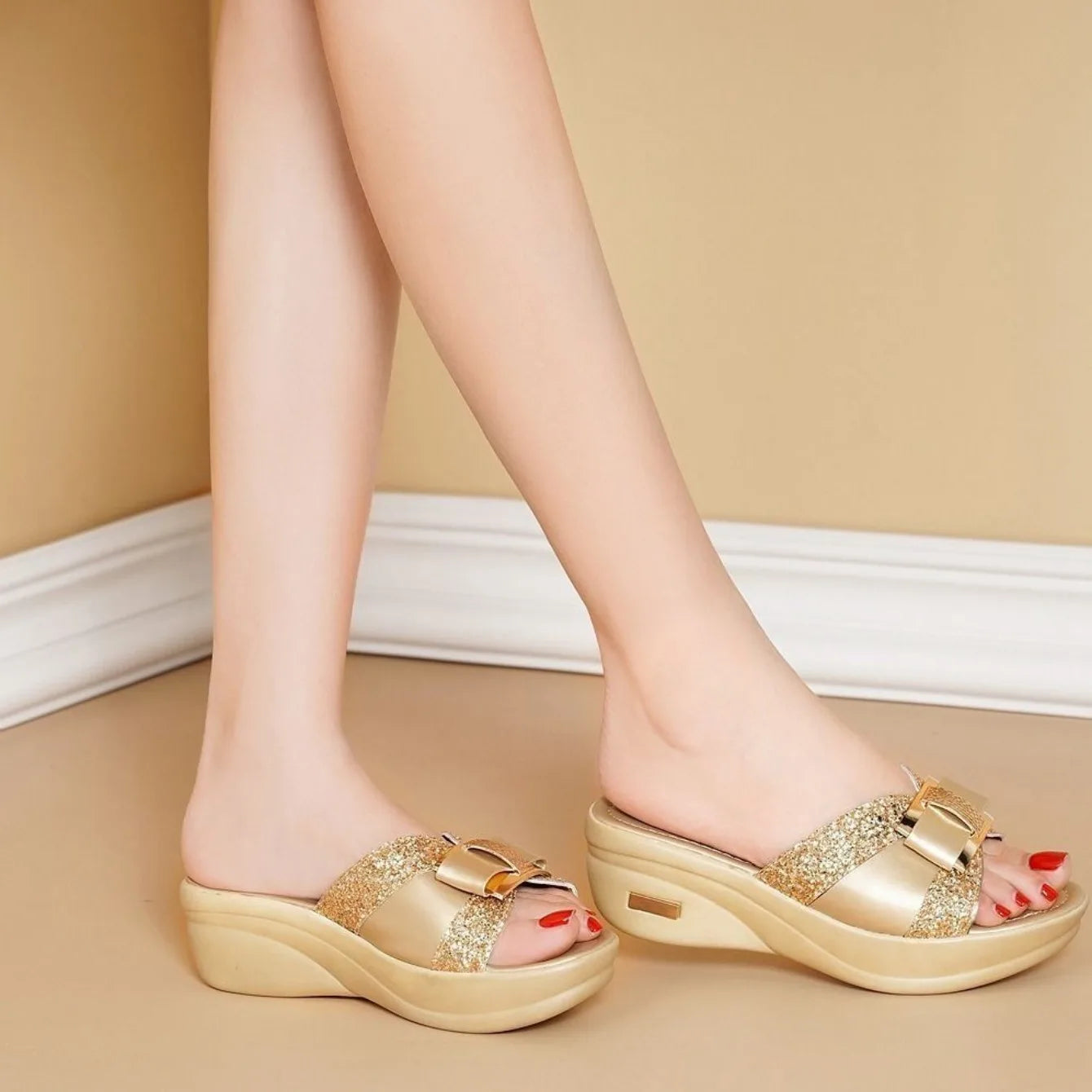 Sandales à l'offre elles compensées pour femmes, chaussures décontractées et sexy, nouvelle collection été 2024