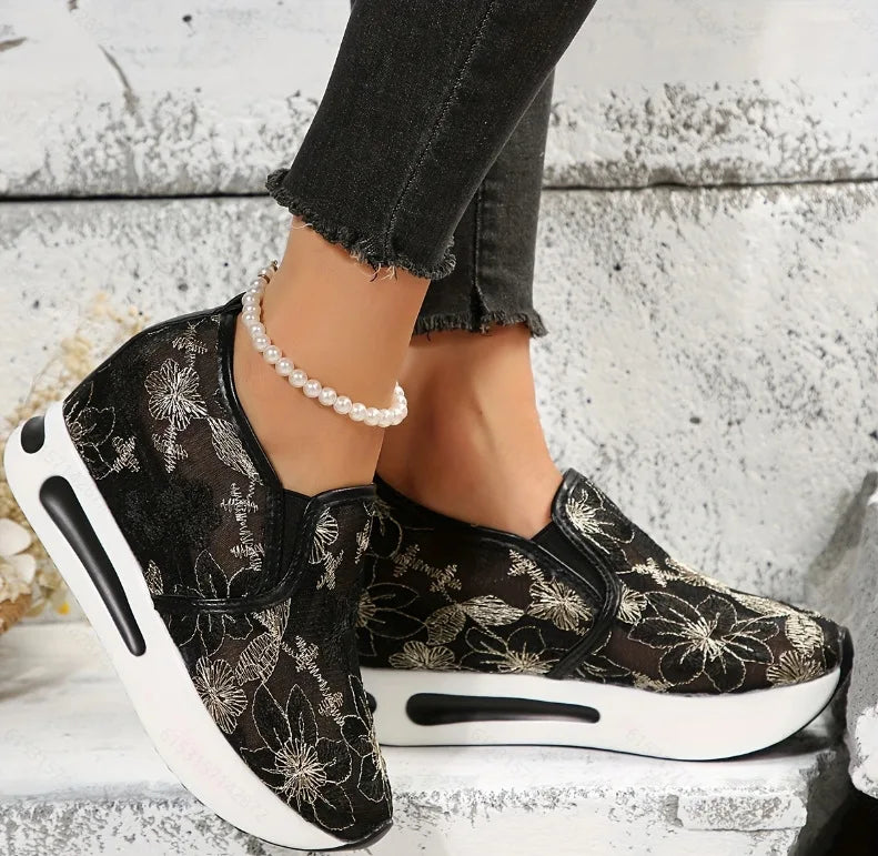 Femmes baskets nouvelle broderie plate-forme épaisse baskets femmes respirant maille mocassins printemps automne sans lacet chaussures décontractées pour les femmes