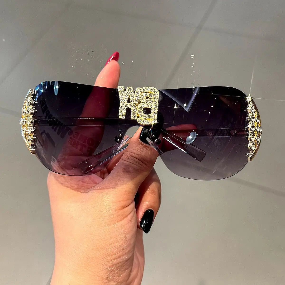 Lunettes de soleil de luxe y2k sans monture pour femmes, avec lettres en strass, de marque de styliste, pour l'extérieur, UV400