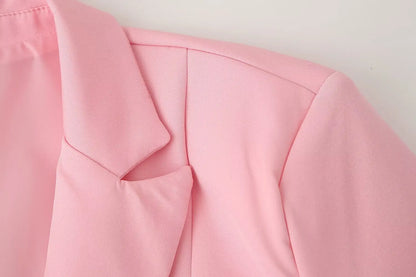 Le nouveau costume de sport pour femmes 2025 présente un cravate réversible à la mode et de grand style décontracté avec deux poches