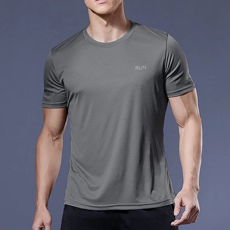 Été Sport Gym t-shirt hommes séchage rapide course musculation chemises hommes à manches courtes Fitness hauts surdimensionné brésil t-Shirt Jersey