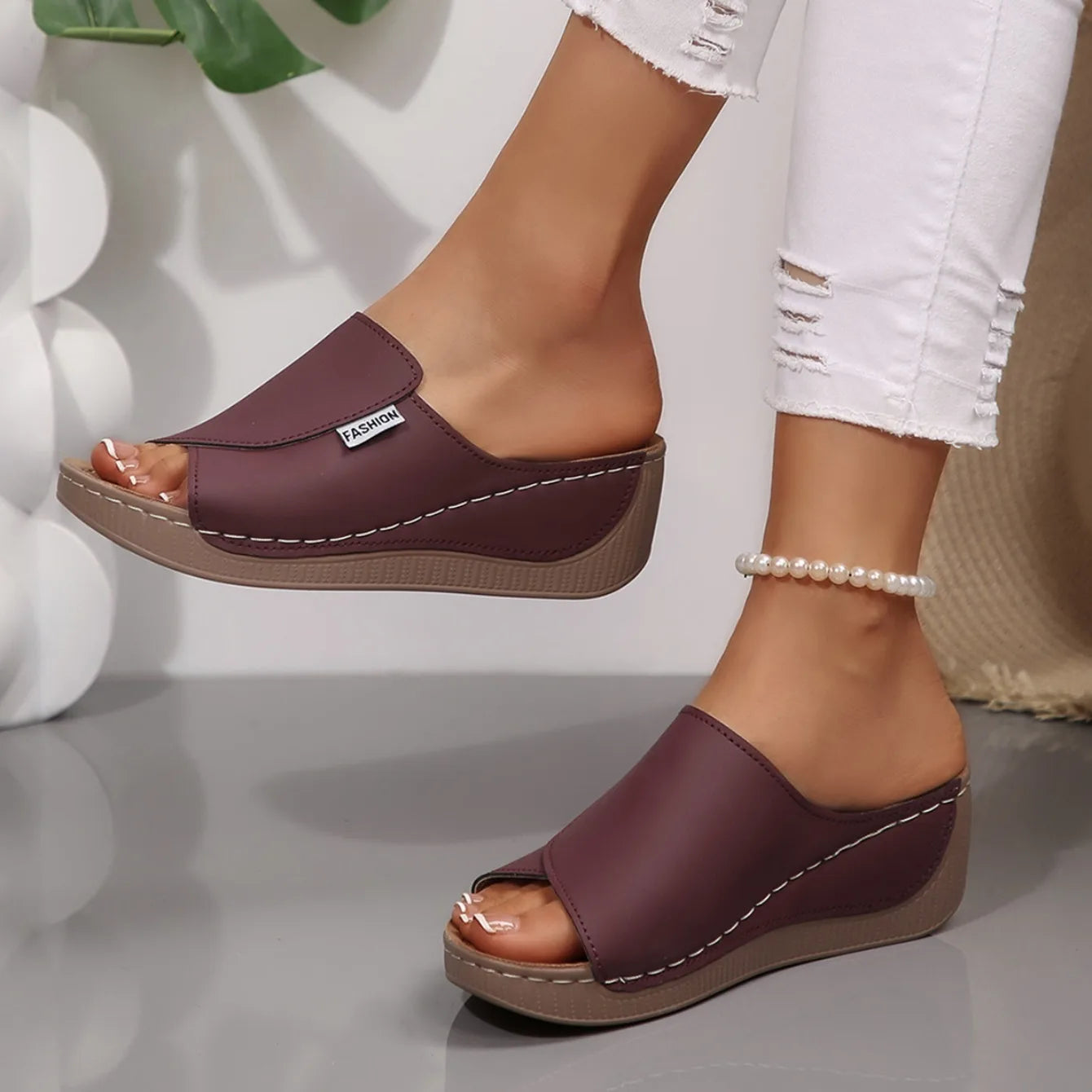 Femmes chaussons compensés été 2025 nouvelle mode pantoufles bout ouvert respirant sandales confortable boucle femme chaussures diapositives femmes
