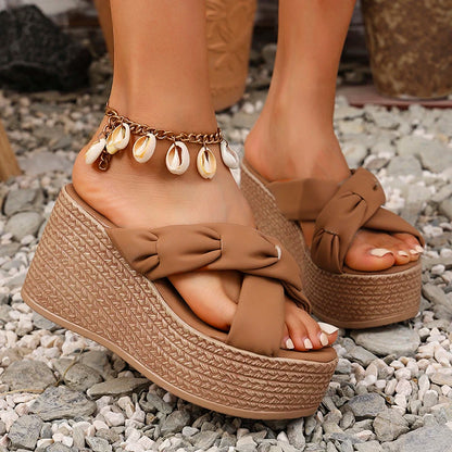 Sandales à talons compensés à bretelles croisées pour femmes, pantoufles de plage confortables à semelle épaisse, à la mode, été 2025