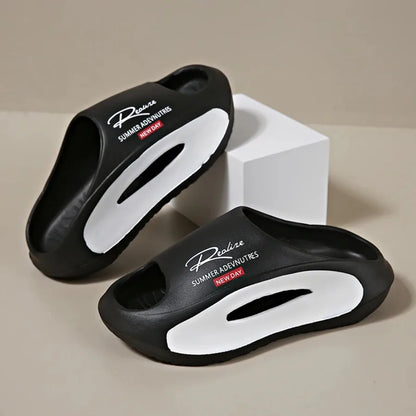 2025 Couple pantoufles été vêtements chauds sandales de plage à semelles épaisses antidérapantes sandales pour hommes et femmes pantoufles pour hommes sandales de luxe