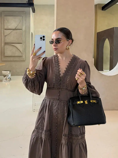 Robe longue en dentelle ajourée pour femmes, élégante, couleur unie, col en v, Patchwork, manches bouffantes, moulante, nouvelle collection printemps 2025