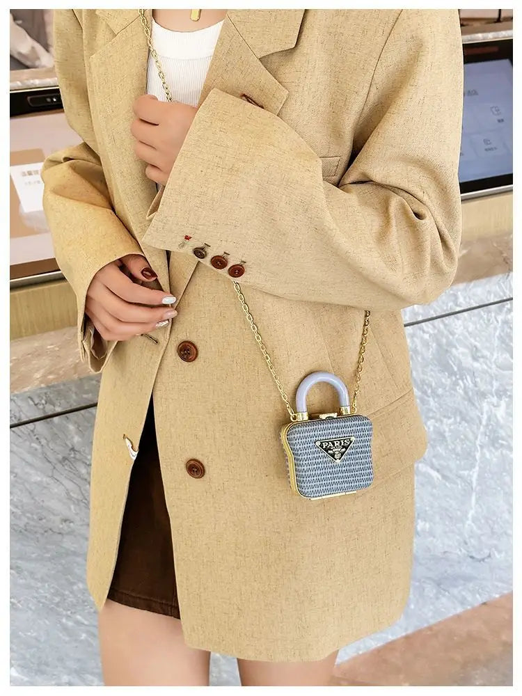 Nouveau mini sac décoratif à bandoulière avec bandoulière en chaîne, sac à main rouge luxueux, petit sac rétro