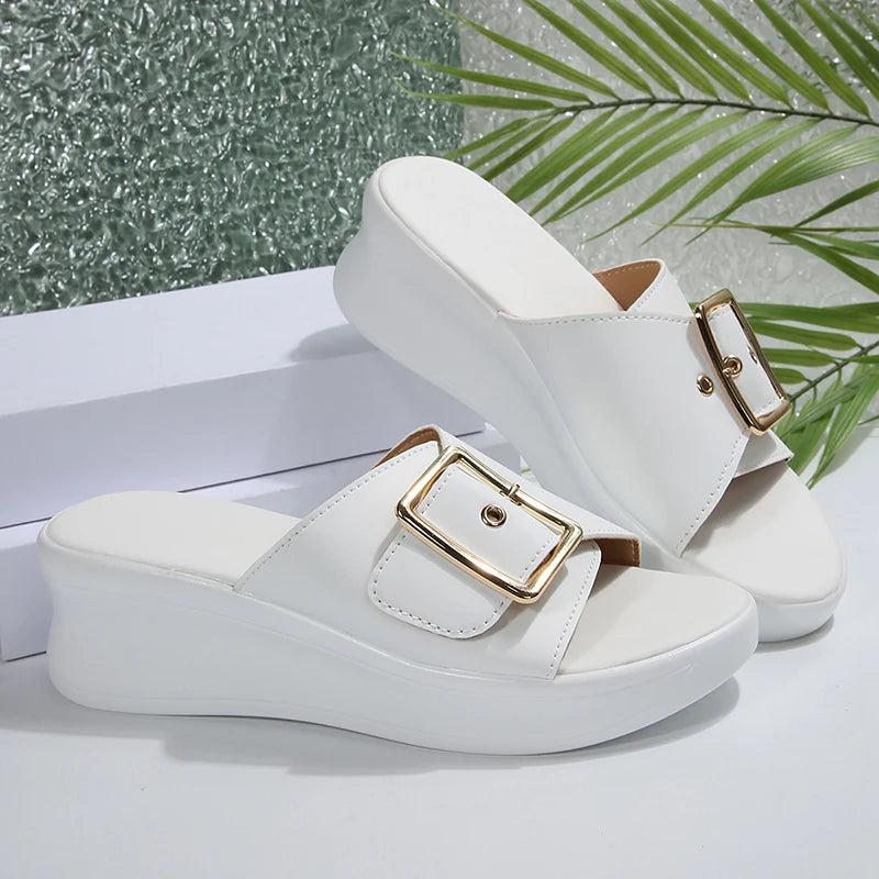 Sandales à talons compensés avec boucle en métal pour femmes, sandales d'été en cuir Pu à fond épais, légères, à talons hauts, pour la plage, 2025