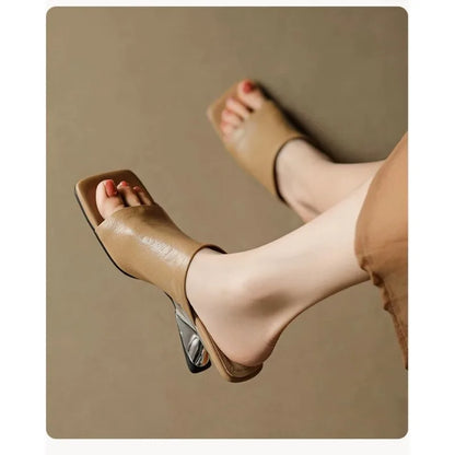 Pantoufles en cuir souple faites à la main pour femmes, pantoufles à un mot, bout carré extérieur, nouvelle mode d'été, sandales de tempérament rétro