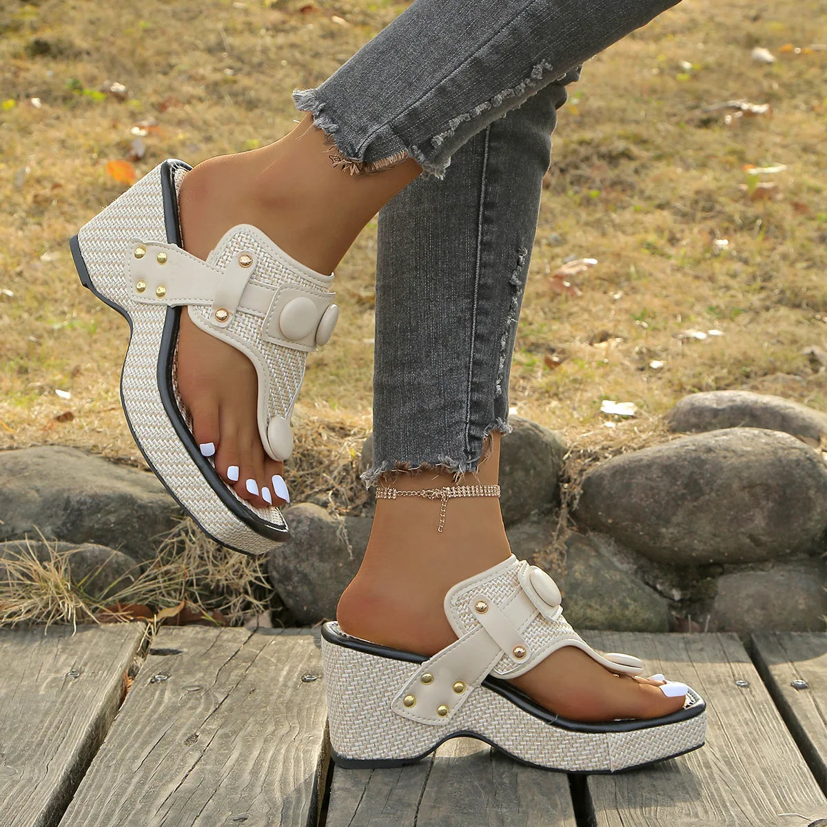 Sandales à fond épais et talon incliné pour femmes, tongs stéréoscopiques à bout carré et bout ouvert, chaussures à bout ouvert,