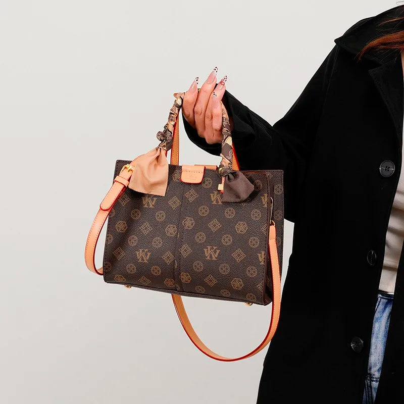 Pochette à bandoulière rétro-chique pour femme – Sac à main moderne en cuir de couleur unie avec sangle en chaîne de luxe