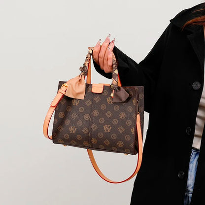 Pochette à bandoulière rétro-chique pour femme – Sac à main moderne en cuir de couleur unie avec sangle en chaîne de luxe