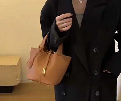 Nouveau 2025 sac seau en cuir pour femmes panier de légumes sac à main maman sac de mariage sac à bandoulière en polyuréthane souple avec poche Mobile