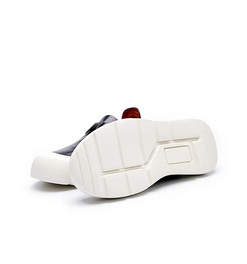 Été 2025 nouveaux mocassins en cuir respirants pour hommes semelles souples semelles épaisses confortables chaussures en cuir pour hommes à la mode et décontractées