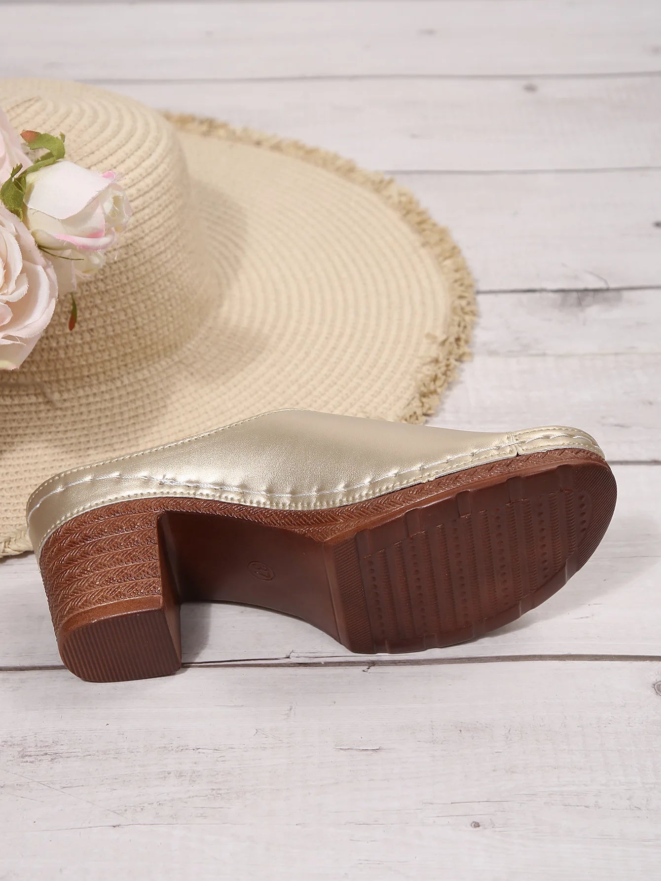 Pantoufles à talons hauts et bout ouvert pour femmes, nouvelle mode d'été, vêtements d'extérieur, chaussures à enfiler, tailles 36 à 43, amorti supérieur en polyuréthane