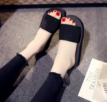 Pantoufles simples pour femmes, vacances à la plage, nouveau Style coréen, vêtements d'extérieur polyvalents, plateforme à la mode, pantoufles à semelles épaisses pour femmes