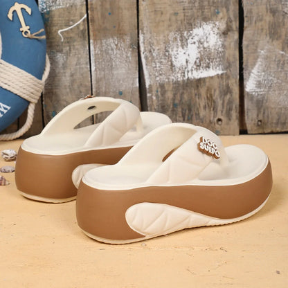 Pantoufles à plateforme pour femmes, nouvelles sandales de plage en plein air, tongs confortables et peu profondes à la mode, légères, été 2024