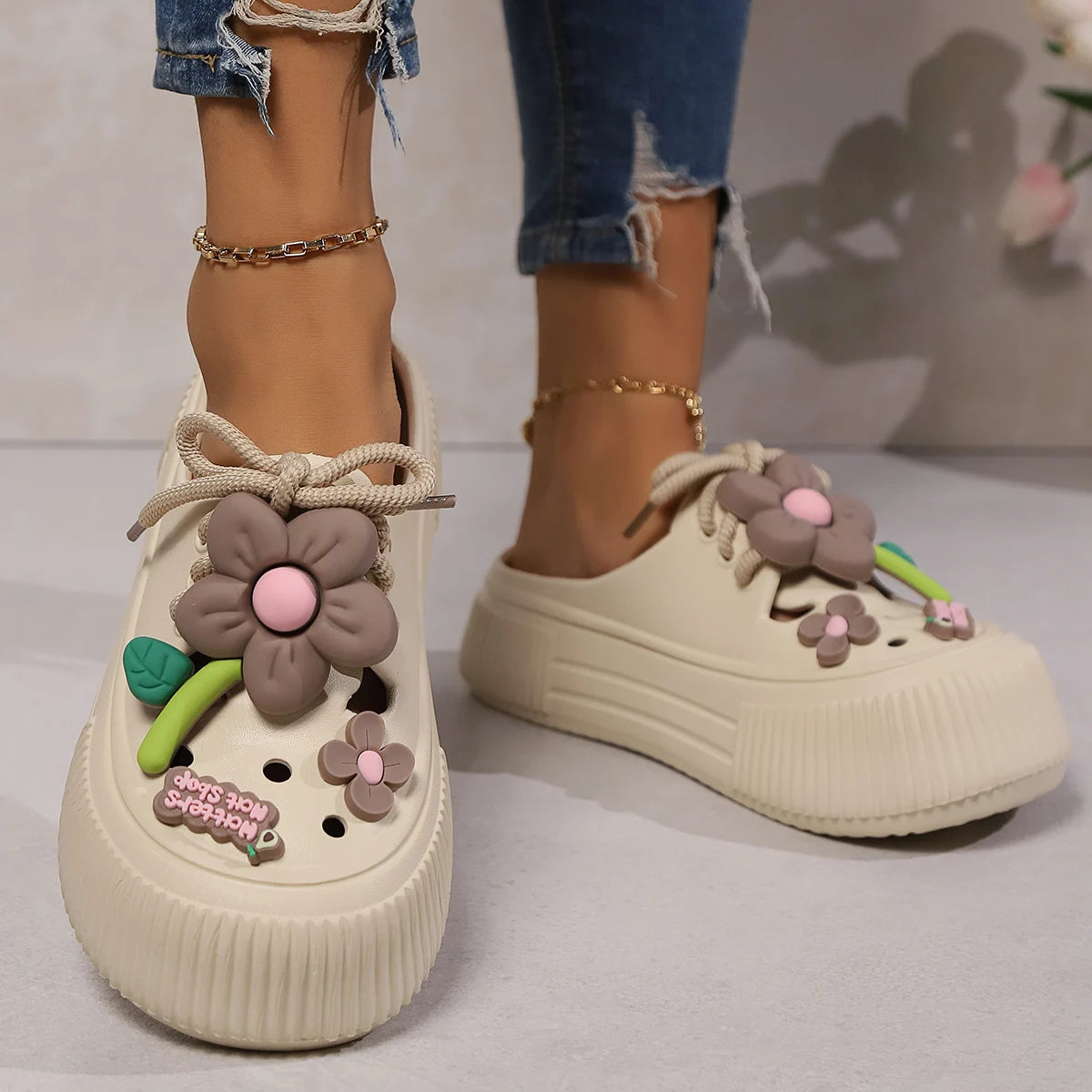 Pantoufles d'été pour femmes, jolies sandales à plateforme décoratives, sabots d'extérieur décontractés, sandales de plage, diapositives antidérapantes, chaussures d'intérieur et de maison 35-42