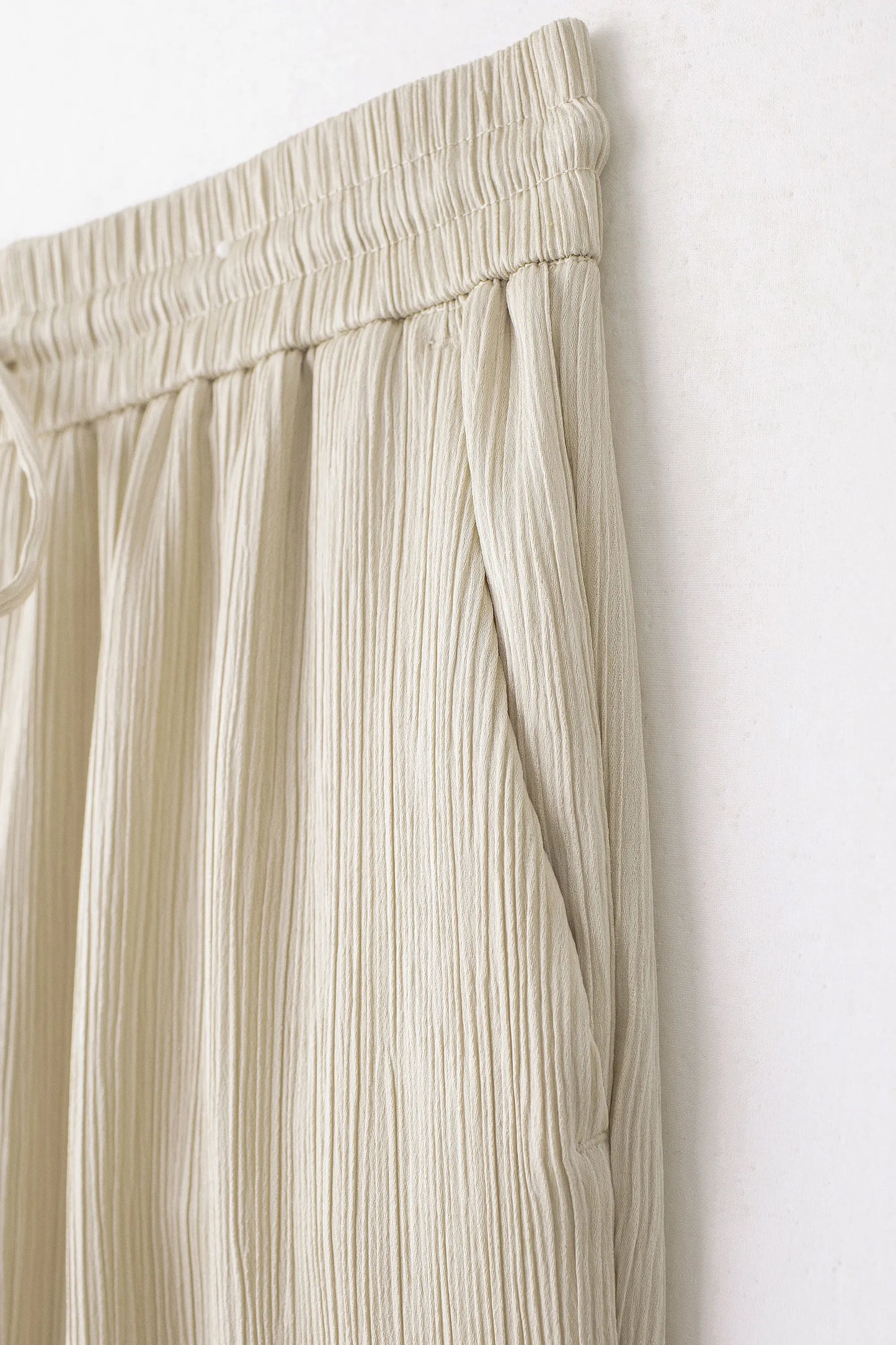 TRAFZA 2024 femmes 2 pièces ensemble taille élastique poche plis décorer pantalon à jambes larges + solide simple boutonnage fente ourlet Blouse haut