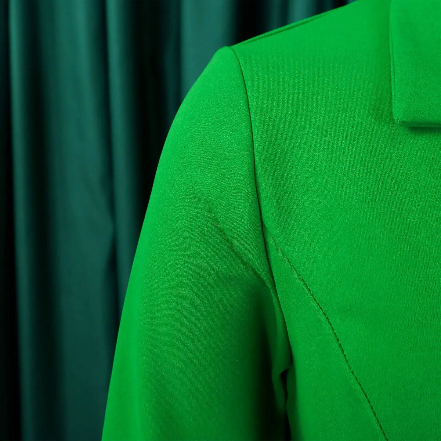 Robe plissée mi-longue à col de costume, taille haute, à la mode, nouvelle collection automne 2025