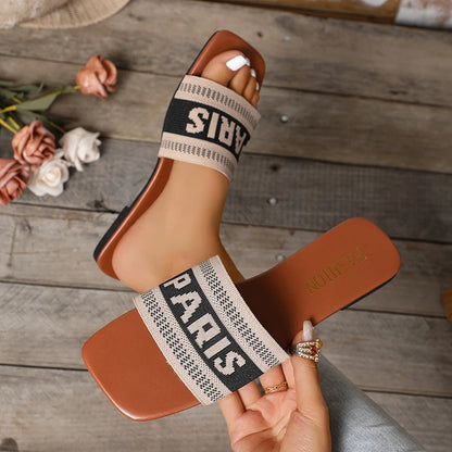 Mode couleurs mélangées lettre pantoufles plates femmes grande taille léger bout carré pantoufles décontractées confort semelle souple anti-dérapant diapositives