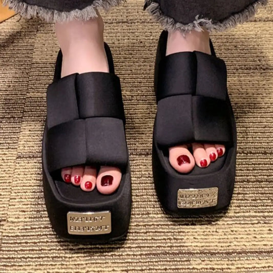 Pantoufles à plateforme de mode européenne pour femmes, nouvelles pantoufles astronomiques optiques, diapositives non aldes extérieures féminines, chaussures décontractées noires d'été, 2024