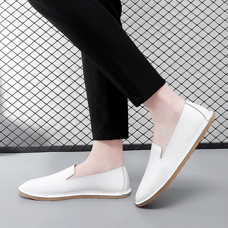 Chaussures à enfiler en cuir faites à la main, mocassins décontractés et souples pour hommes, mocassins simples et confortables, chaussures de bateau respirantes, chaussures plates d'affaires à la mode
