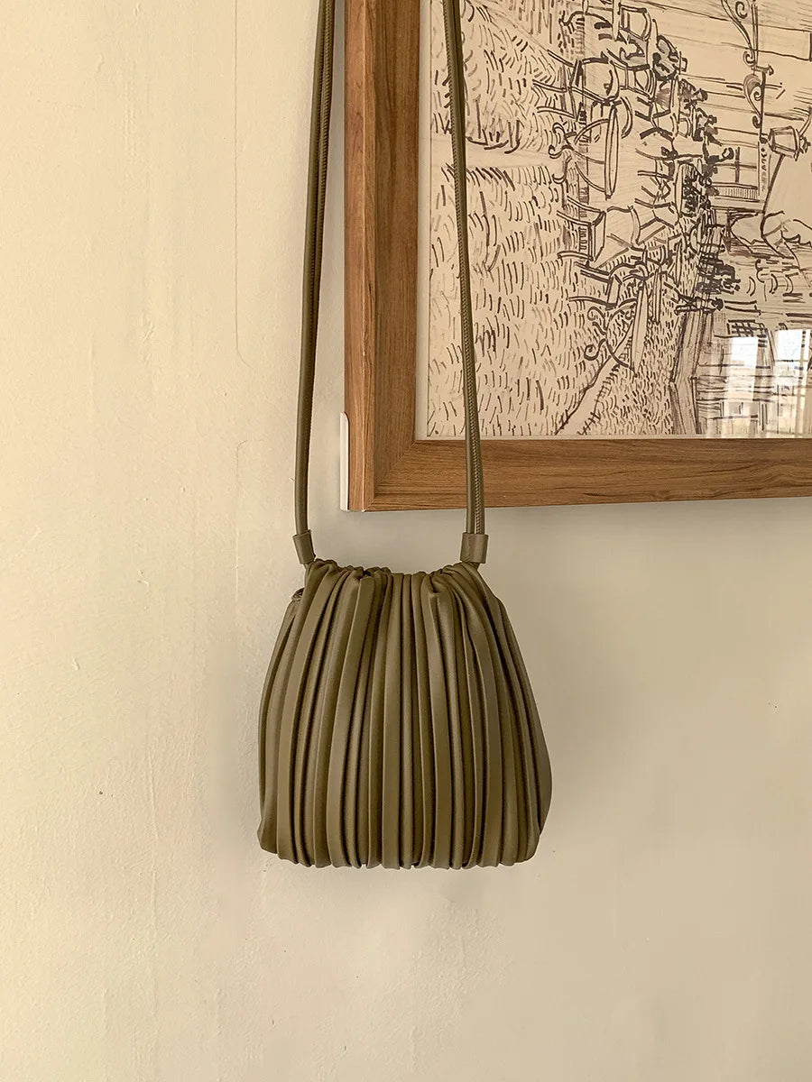 Mode d'été nouveau sac à bandoulière femmes PU simple épaule Mini sac de luxe polyvalent plissé décontracté petit sac carré