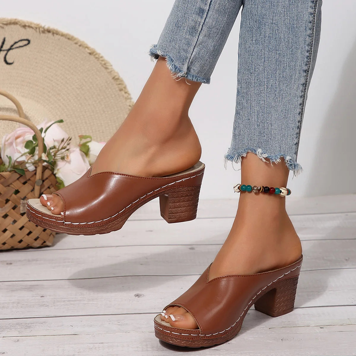 Pantoufles à talons hauts et bout ouvert pour femmes, nouvelle mode d'été, vêtements d'extérieur, chaussures à enfiler, tailles 36 à 43, amorti supérieur en polyuréthane