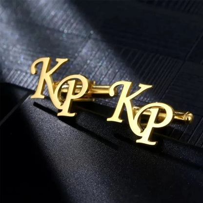 Boutons de manchette initials personnalisés pour les mariages. Préparez des cadeaux de mariage pour lui. Préparer les boutons de manchette pour les hommes. Préparez des cadeaux pour papa