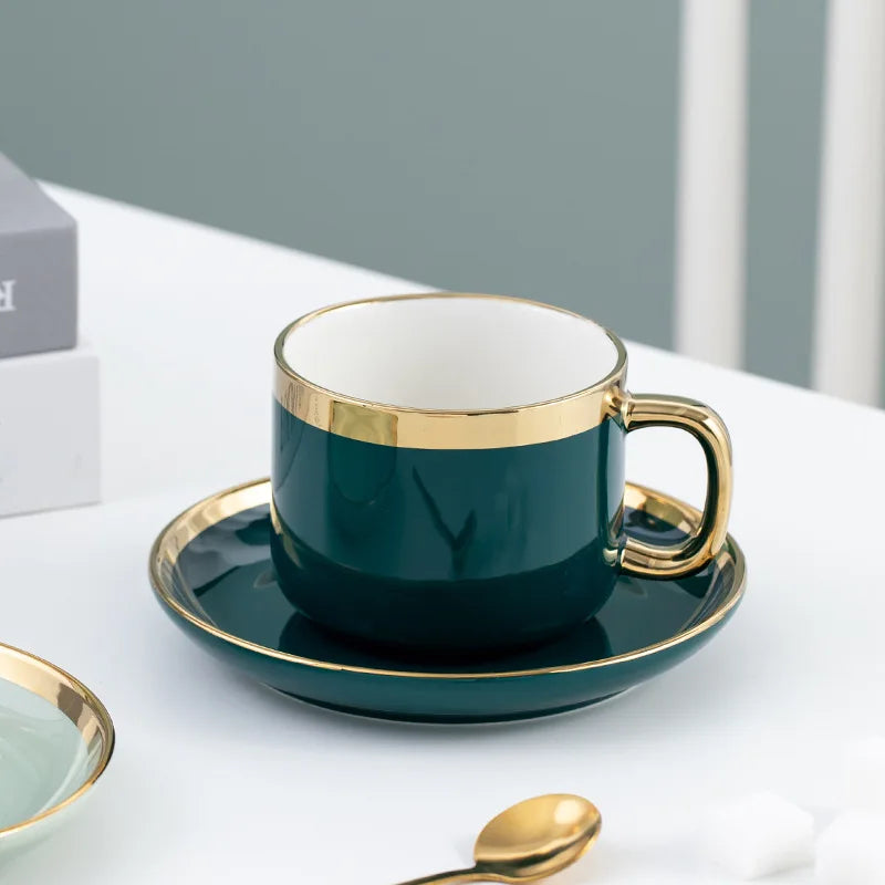 Assiette en céramique verte à bord doré, assiettes à Steak, bols, plat à dîner, ensemble de vaisselle luxueux en porcelaine pour hôtel familial