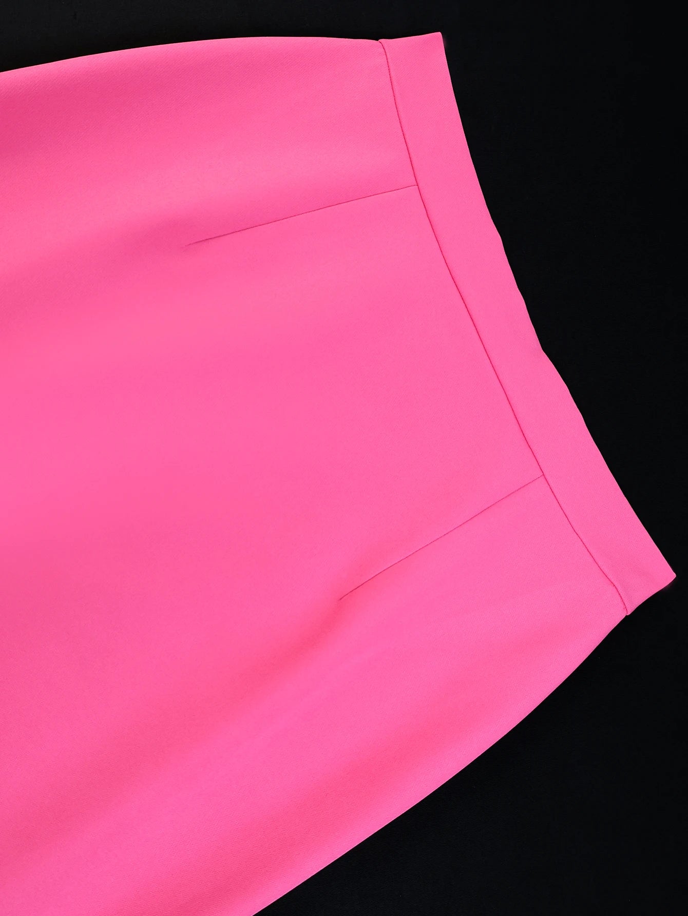 Ensemble 2 pièces pour femmes, blazer péplum rose, jupe ajustée avec détails de boutons, parfait pour les réunions de bureau ou les événements d'affaires